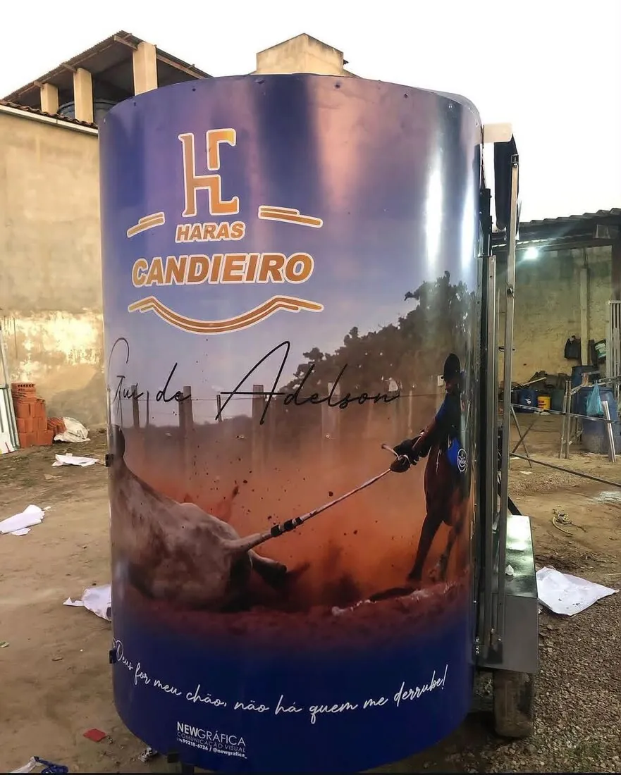 Caixa d'água envelopada do Haras Candieiro